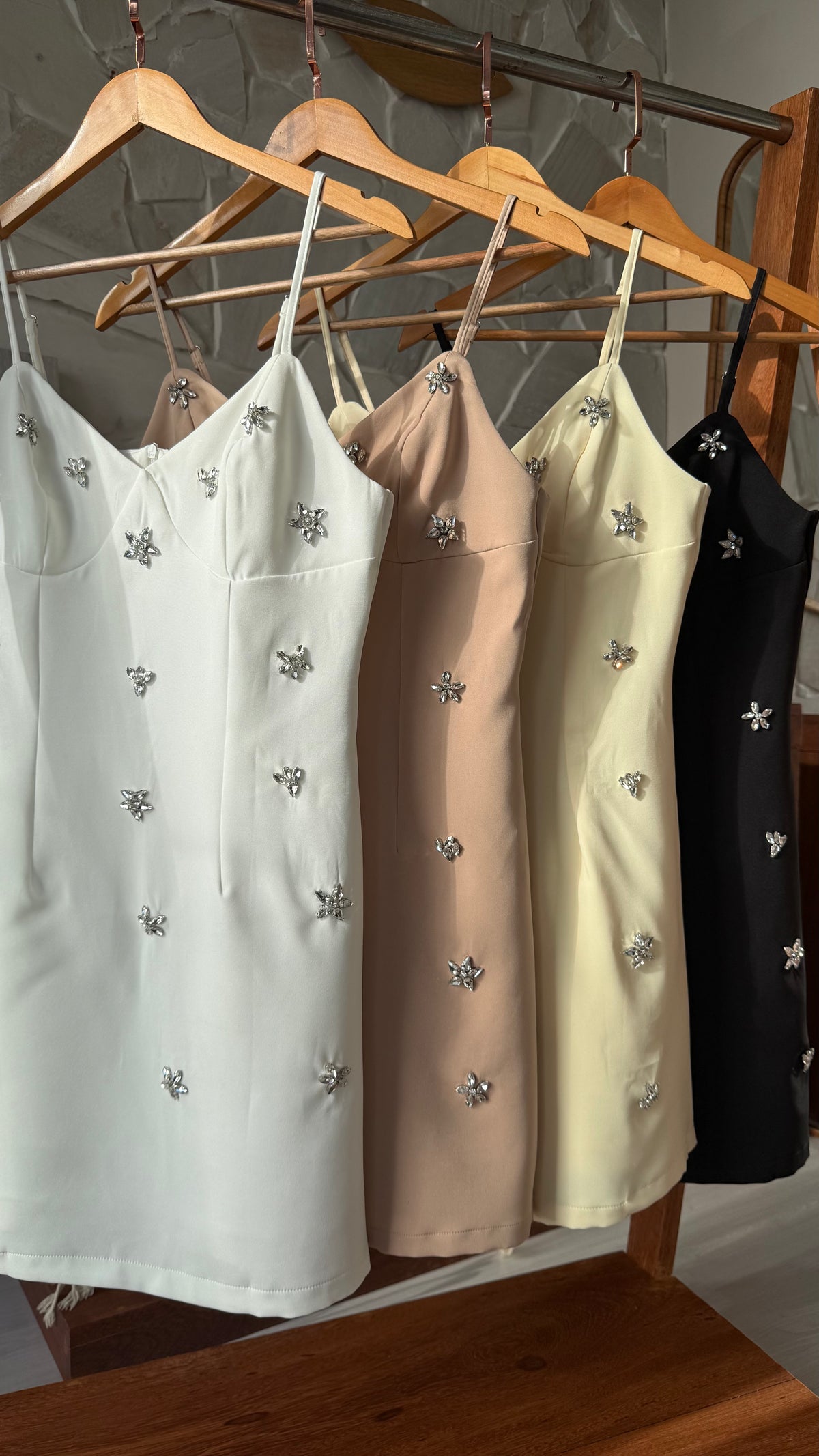 VESTIDO ALFAIATARIA BORDADO