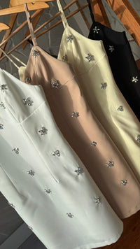 VESTIDO ALFAIATARIA BORDADO