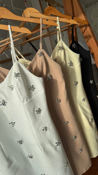 VESTIDO ALFAIATARIA BORDADO
