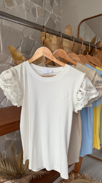 T-SHIRT CROCHÊ CORAÇÃO