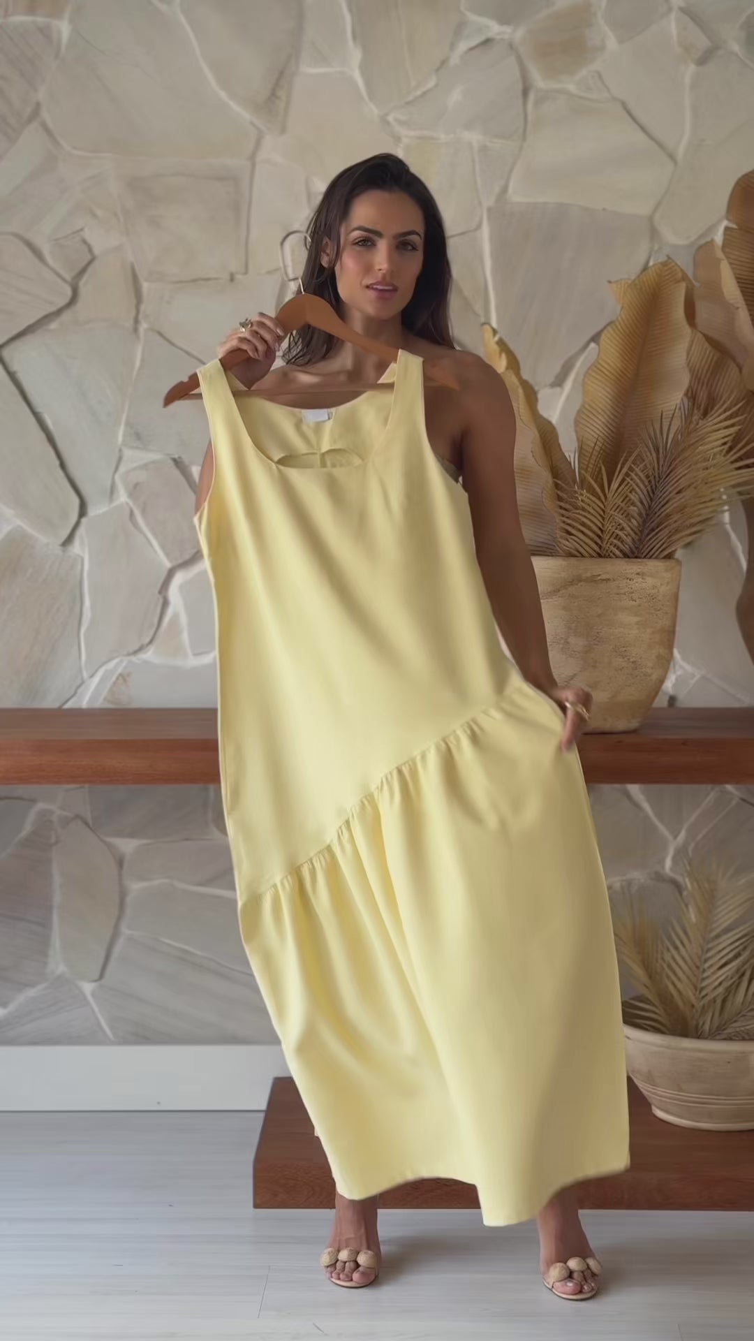 VESTIDO DE ALFAIATARIA ASSIMÉTRICO